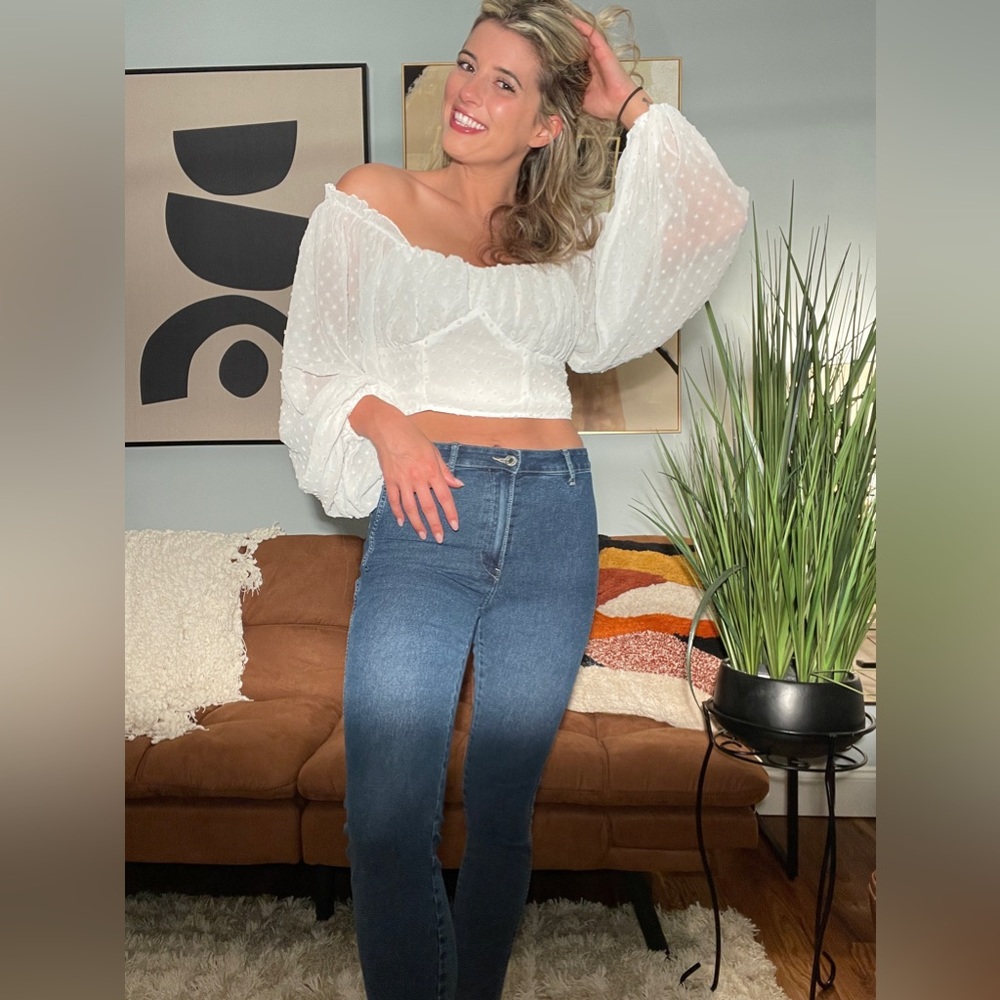 SHEIN Frenchy Swiss Dot Lettuce Trim Crop Milkmaid Blouse